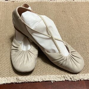 Taryn Rose Cream Ballet Flats
